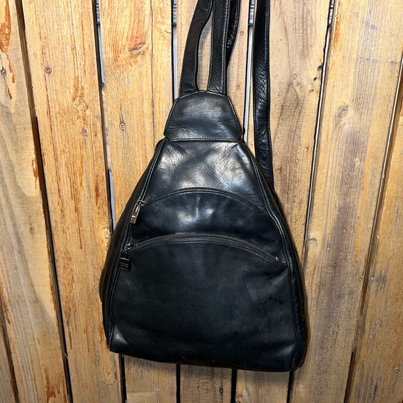 Perlina  Black Leather Backpack - Picture 1 of 9